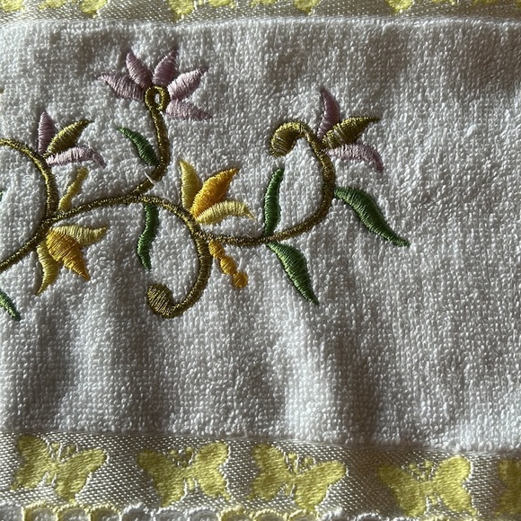 Embroidered Cotton Yellow & White Hand Towel with crochet - Picture 10 of 12